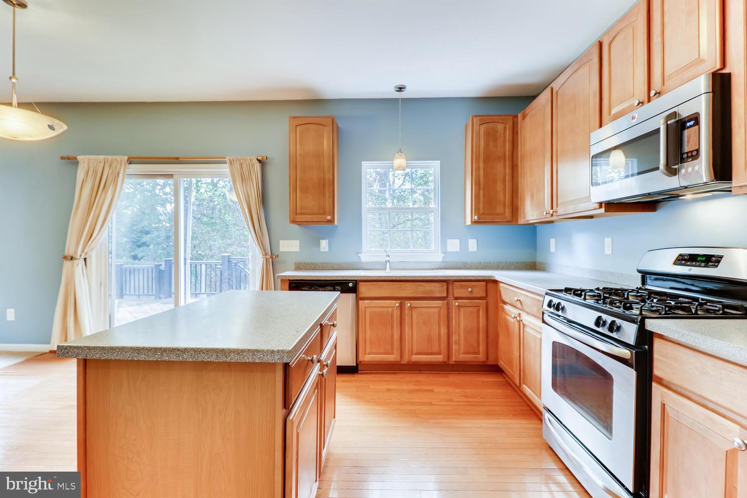 11513 Lipscomb Way White Marsh, MD 21162 - Photo 10 of 36 Center kitchen island