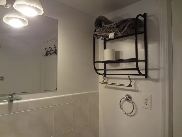 $1,575 | 4602 North River Road, Unit B1, Schiller Park, IL 60176