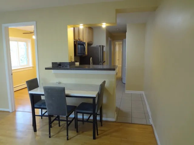 $1,575 | 4602 North River Road, Unit B1, Schiller Park, IL 60176