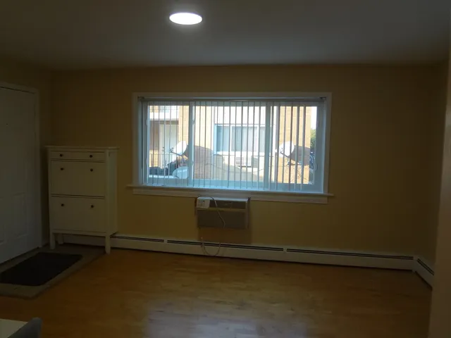 $1,575 | 4602 North River Road, Unit B1, Schiller Park, IL 60176