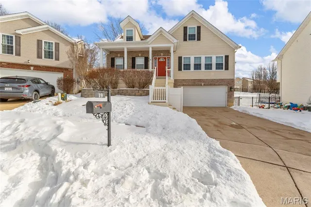 $390,000 | 19 Winter Pond Drive, Fenton, MO 63026
