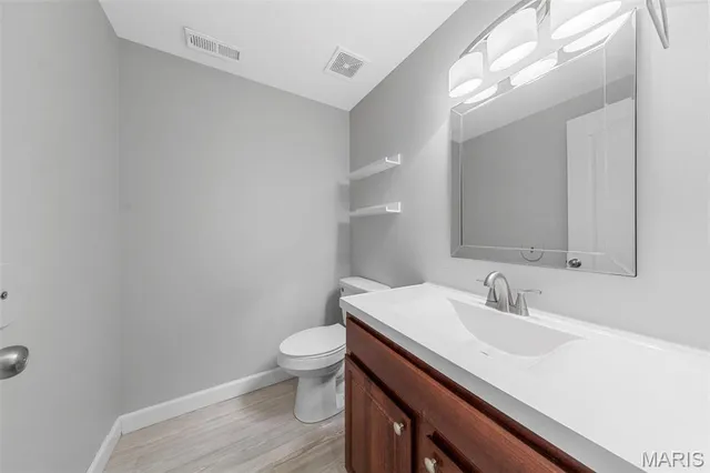 $390,000 | 19 Winter Pond Drive, Fenton, MO 63026