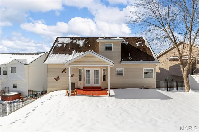 $390,000 | 19 Winter Pond Drive, Fenton, MO 63026