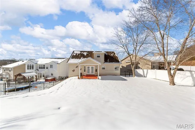 $390,000 | 19 Winter Pond Drive, Fenton, MO 63026