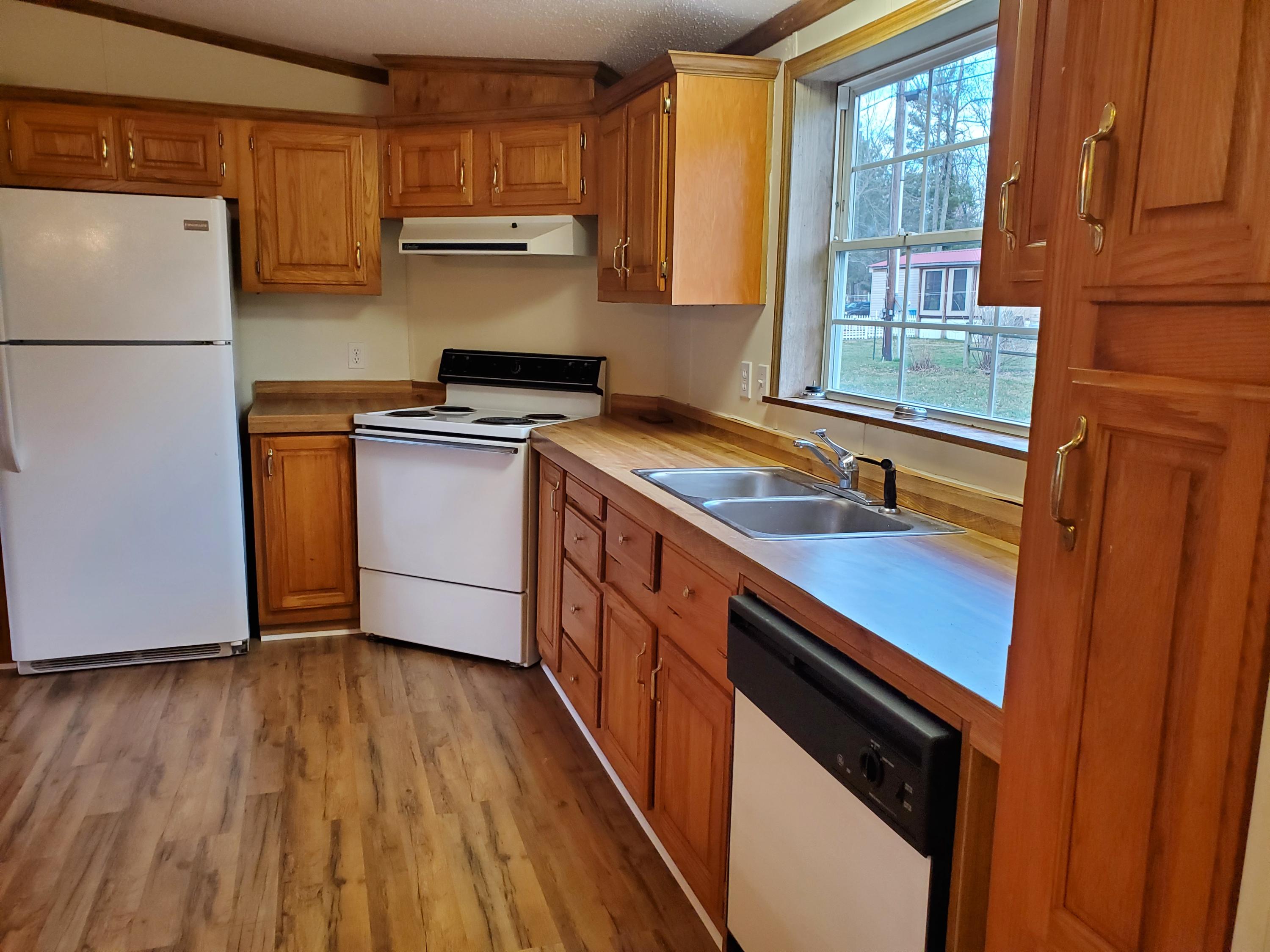 308 Rugby Road Crossville, TN 38558 - Photo 9 of 26 20201219_145209