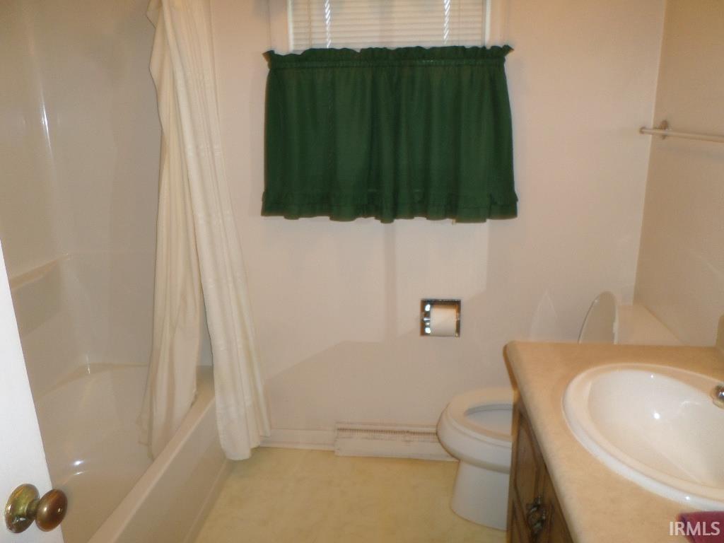 1203 Hill Street Rochester, IN 46975 - Photo 5 of 18