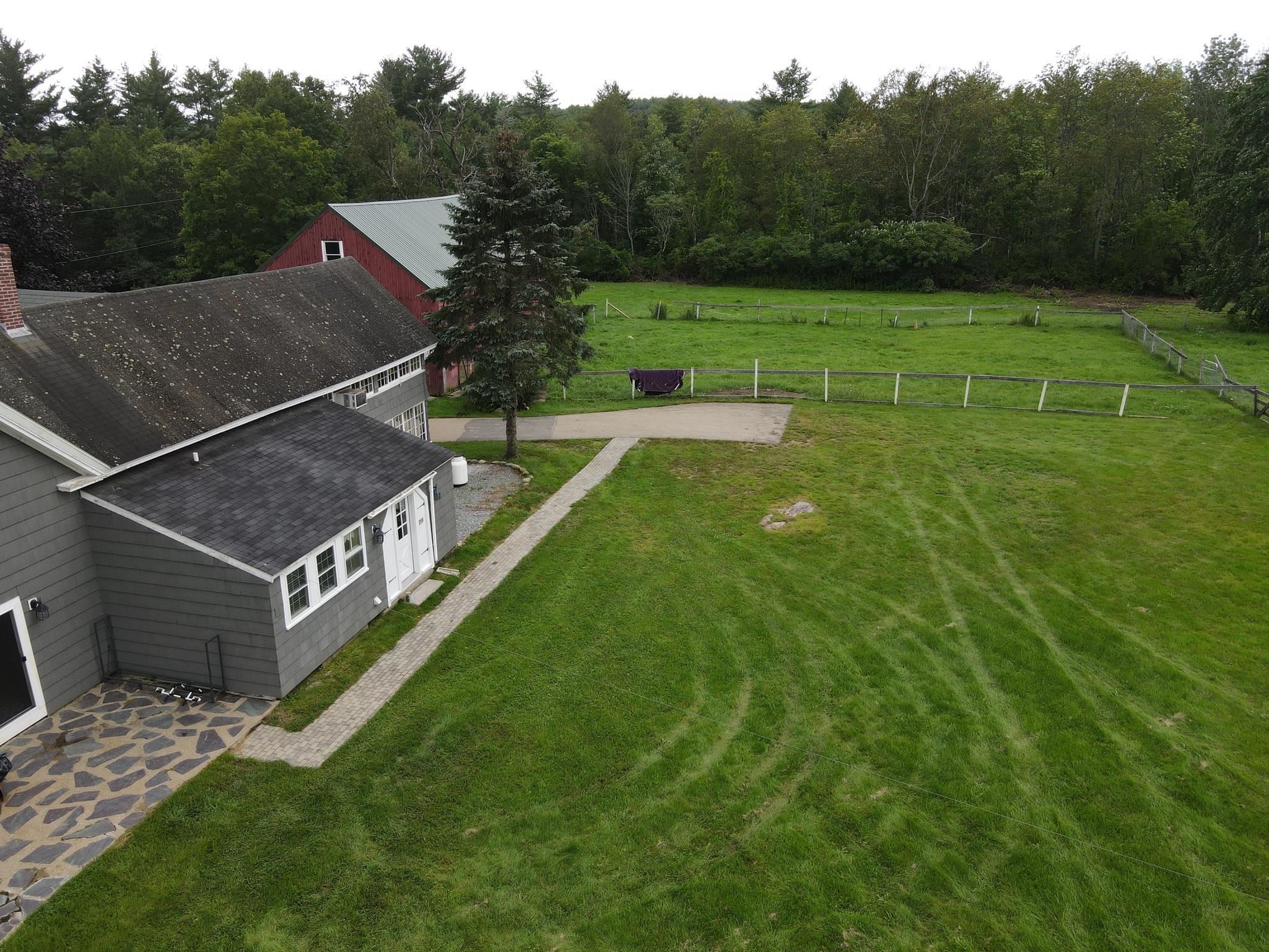 36 Curtis Farm Road Wilton, NH 03086 - Photo 3 of 37