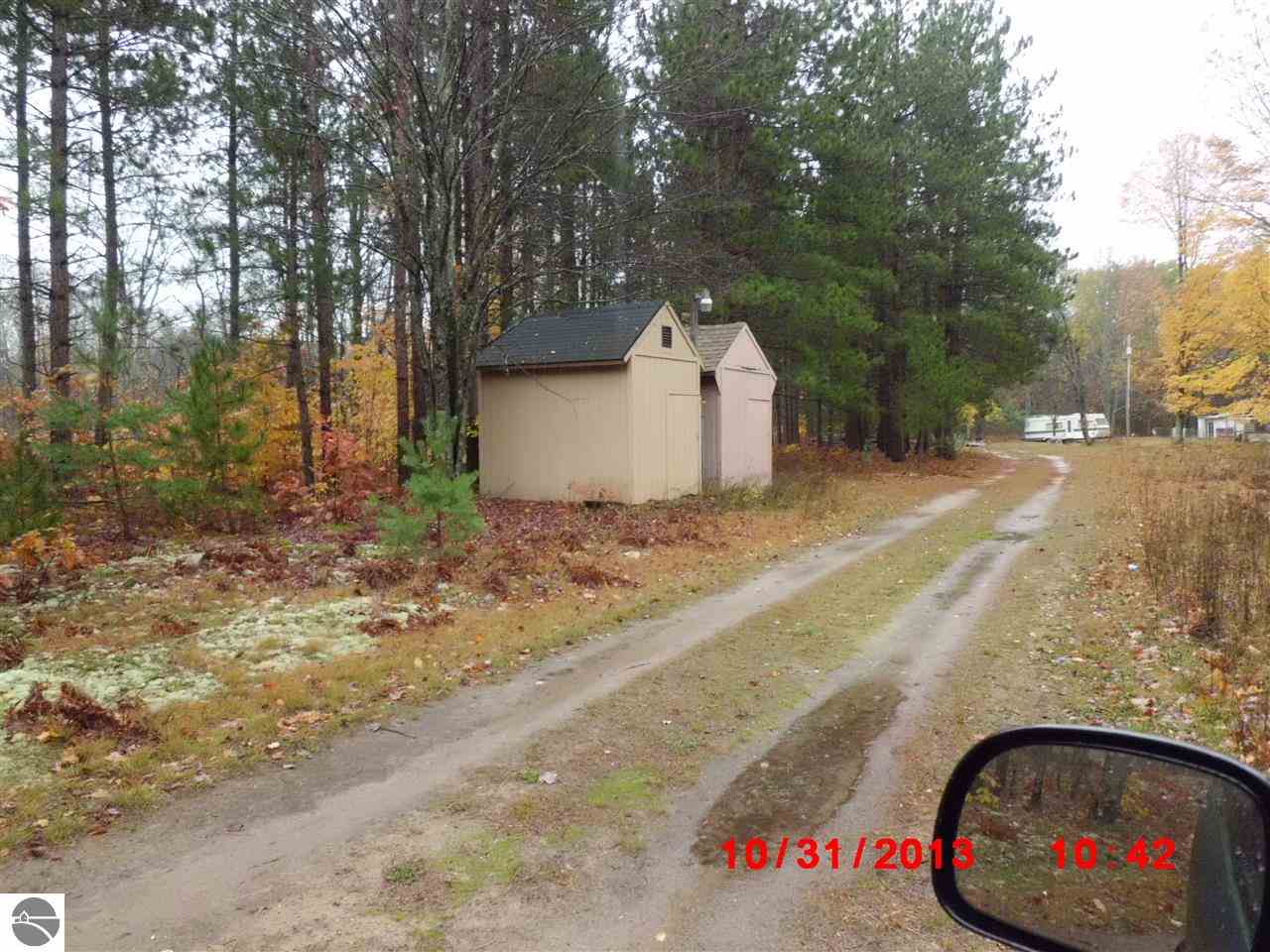 14417 Cinder Road Beulah, MI 49617 - Photo 6 of 10 1804753-5.JPG