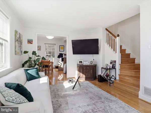 $4,100 | 915 Jefferson Street, Alexandria, VA 22314