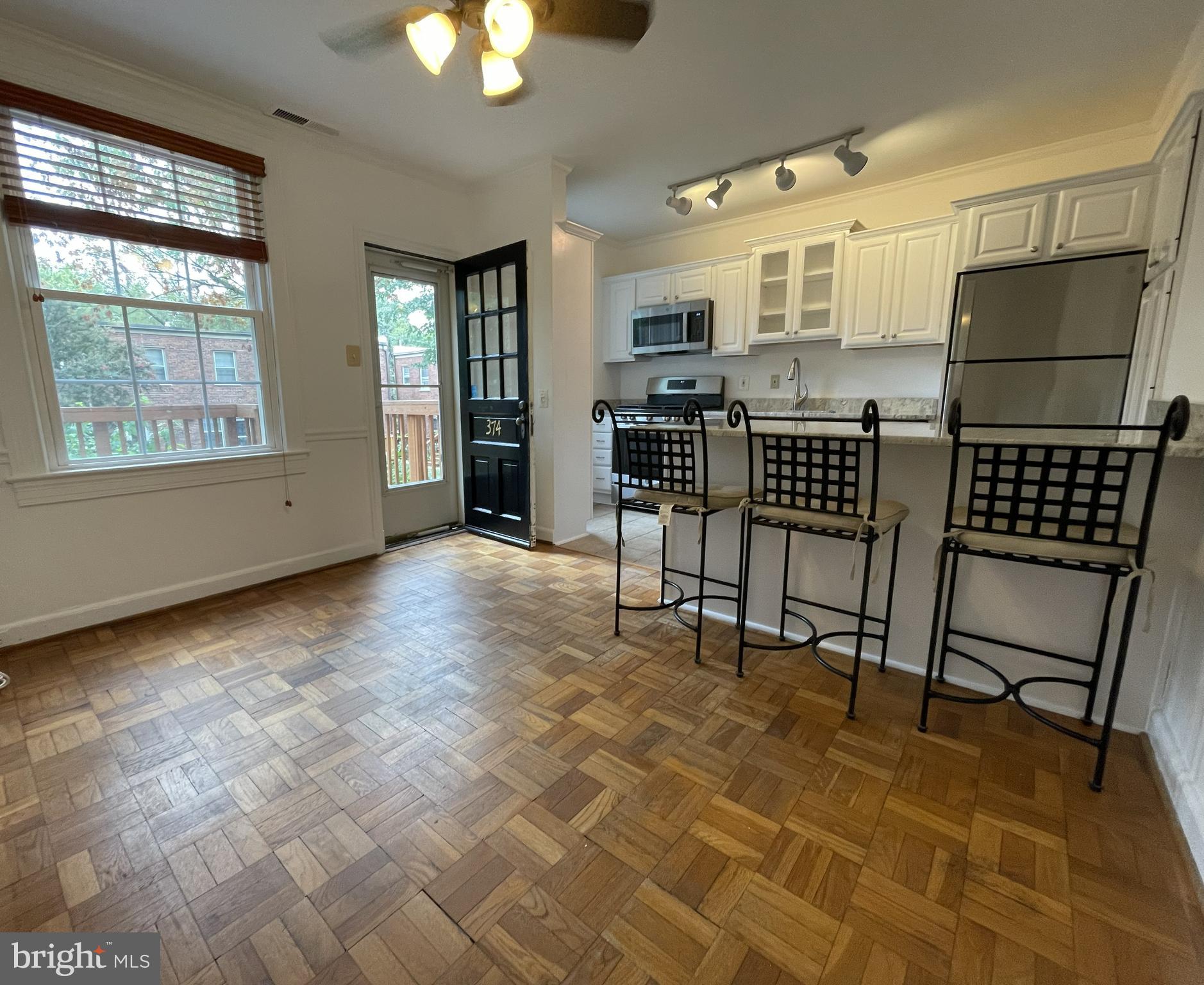 2700 13th Road South, Unit 374 Arlington, VA 22204 - Photo 6 of 12