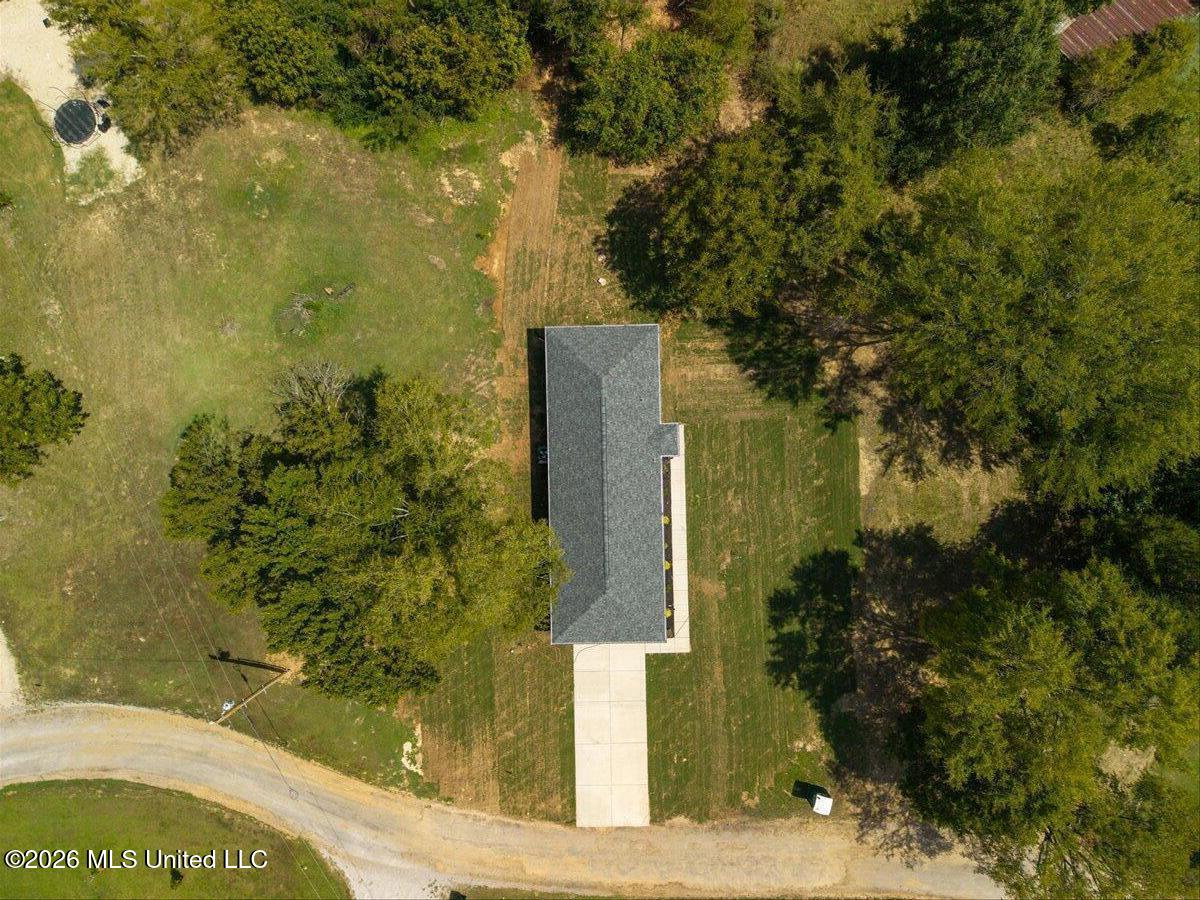 43 Mockingbird Road Byhalia, MS 38611 - Photo 2 of 30 IMG_6256