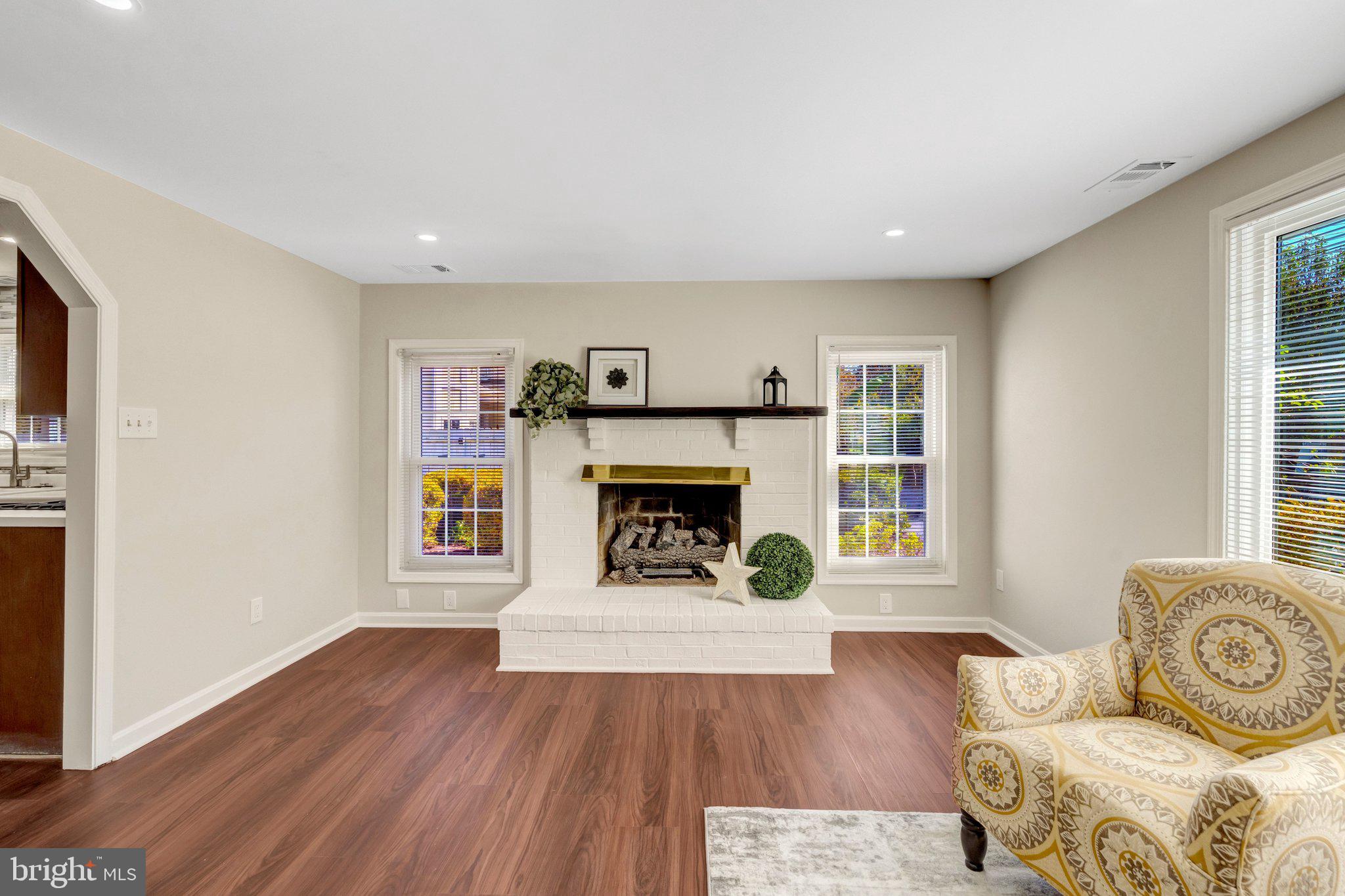 9008 Rugby Road Manassas Park, VA 20111 - Photo 12 of 39 Family room