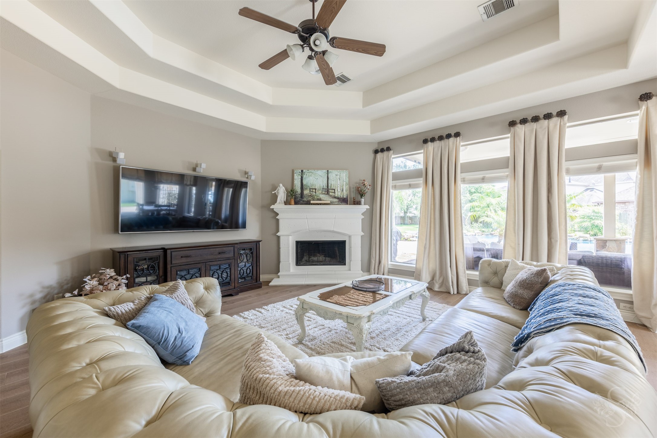 3919 Bianca Spring Lane Katy, TX 77494 - Photo 15 of 50 Living room.