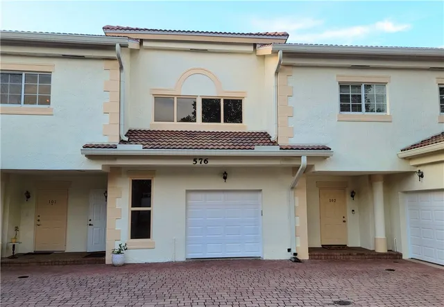 $210,000 | 576 7th Square Southwest, Unit 202, Vero Beach, FL 32962