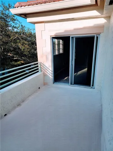 $210,000 | 576 7th Square Southwest, Unit 202, Vero Beach, FL 32962