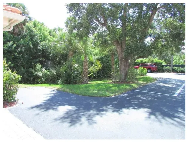 $210,000 | 576 7th Square Southwest, Unit 202, Vero Beach, FL 32962