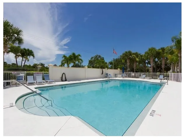 $210,000 | 576 7th Square Southwest, Unit 202, Vero Beach, FL 32962