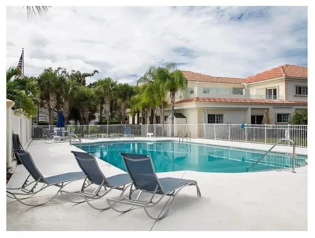 $210,000 | 576 7th Square Southwest, Unit 202, Vero Beach, FL 32962