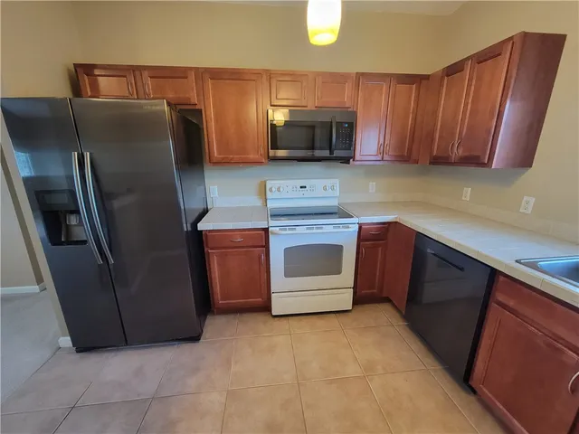 $210,000 | 576 7th Square Southwest, Unit 202, Vero Beach, FL 32962