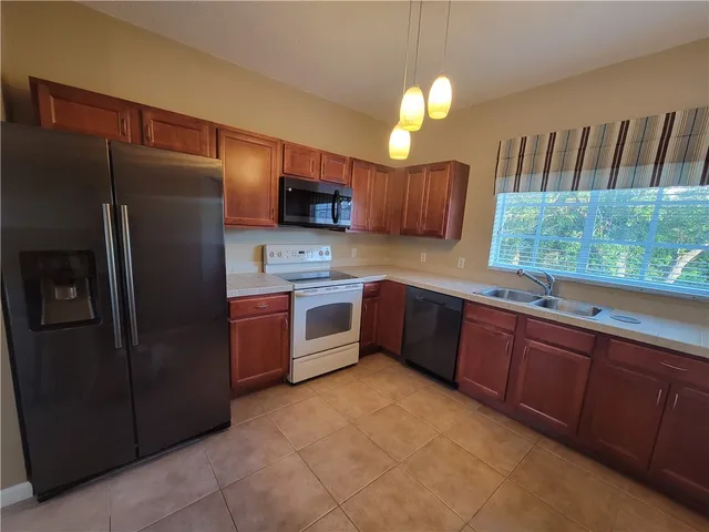 $210,000 | 576 7th Square Southwest, Unit 202, Vero Beach, FL 32962