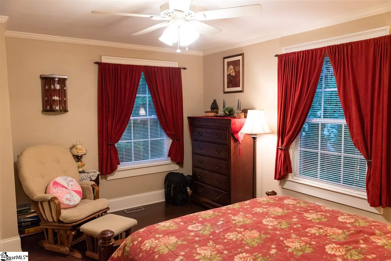 402 Hickory Street Clinton, SC 29325 - Photo 17 of 36 Gallery Image 17