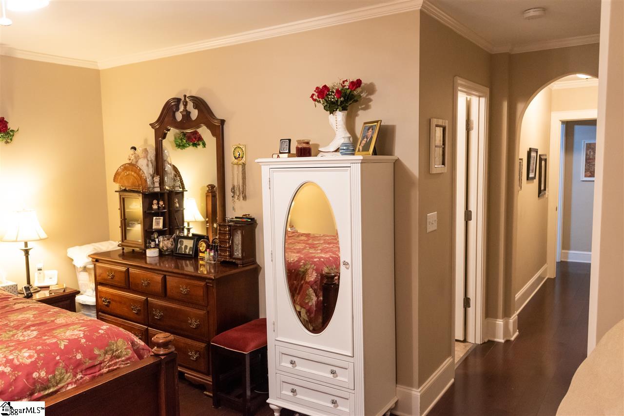 402 Hickory Street Clinton, SC 29325 - Photo 18 of 36 Gallery Image 18