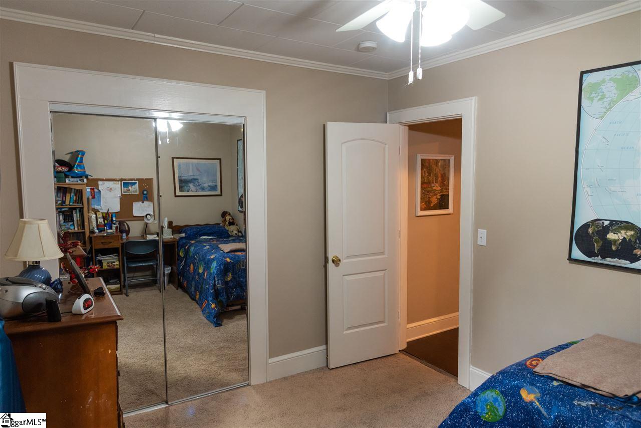 402 Hickory Street Clinton, SC 29325 - Photo 21 of 36 Gallery Image 21