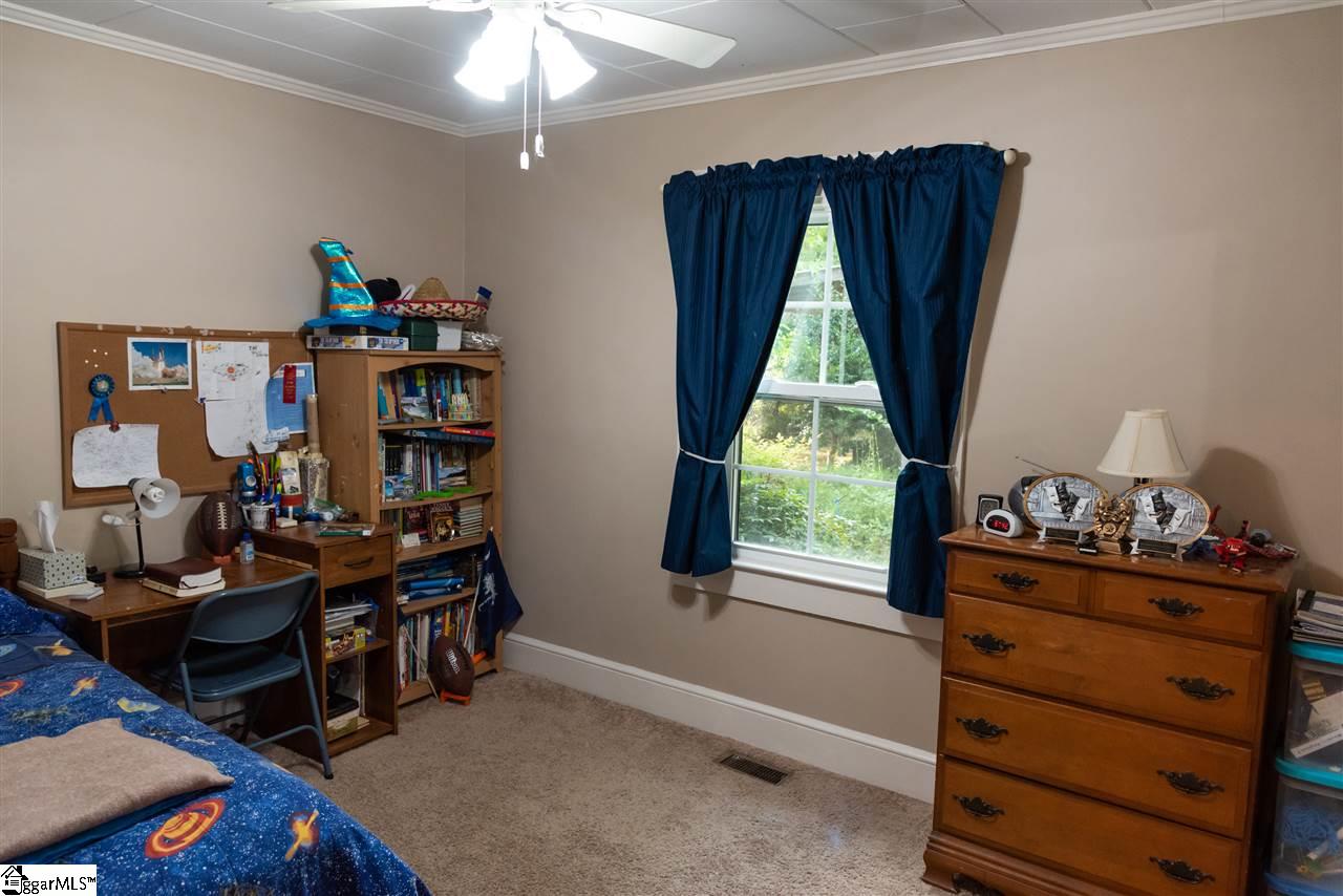 402 Hickory Street Clinton, SC 29325 - Photo 22 of 36 Gallery Image 22