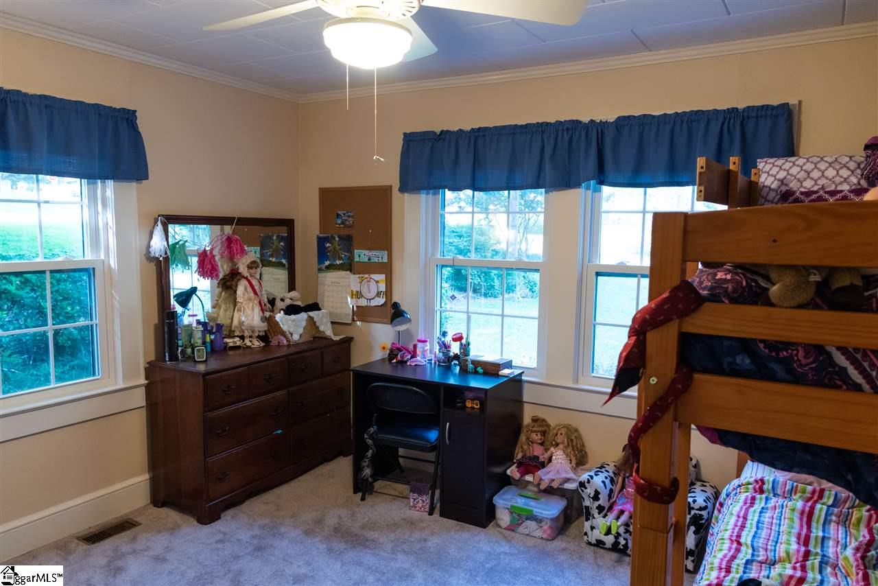402 Hickory Street Clinton, SC 29325 - Photo 25 of 36 Gallery Image 25