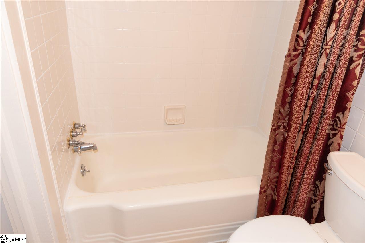402 Hickory Street Clinton, SC 29325 - Photo 26 of 36 Gallery Image 26