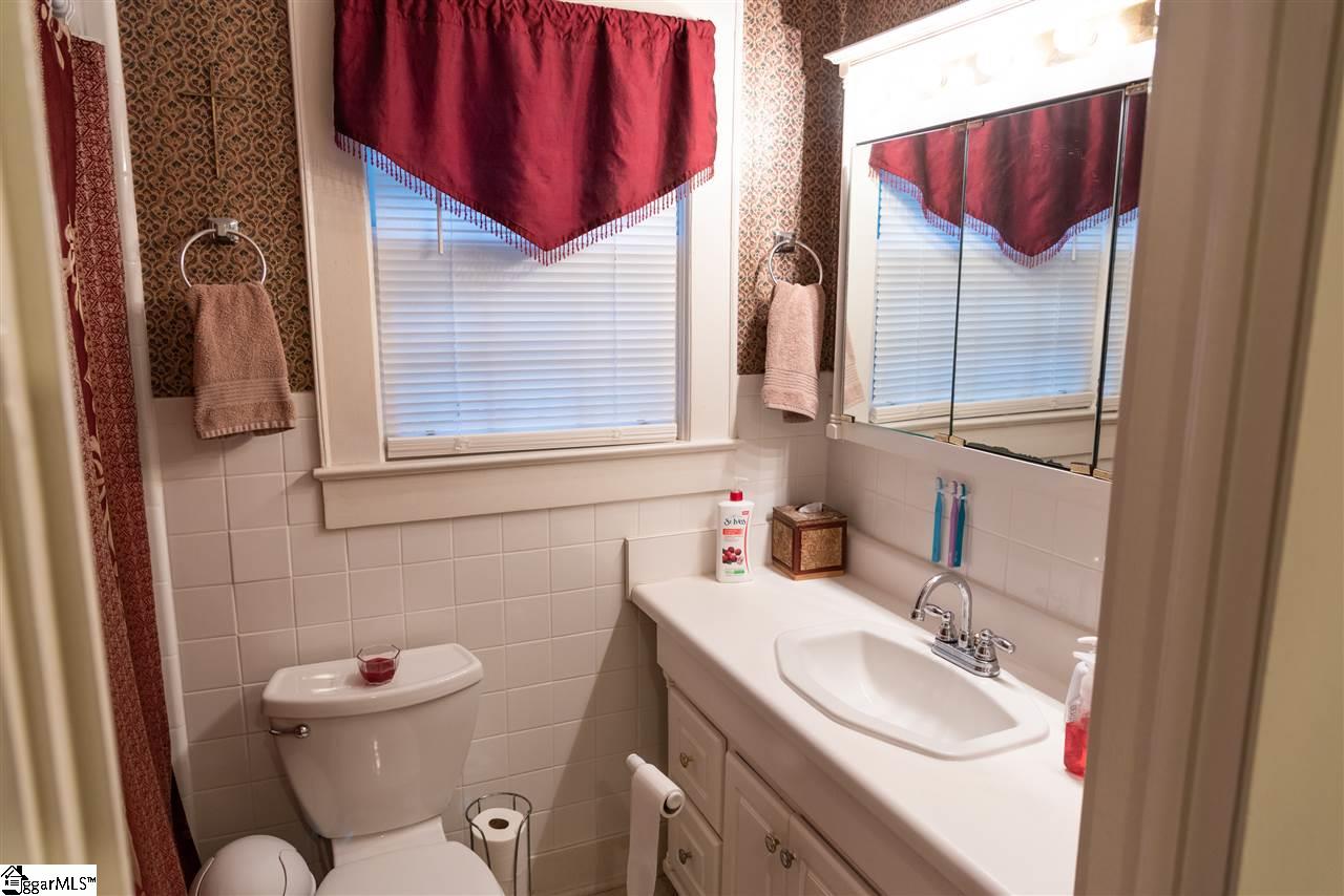 402 Hickory Street Clinton, SC 29325 - Photo 27 of 36 Gallery Image 27