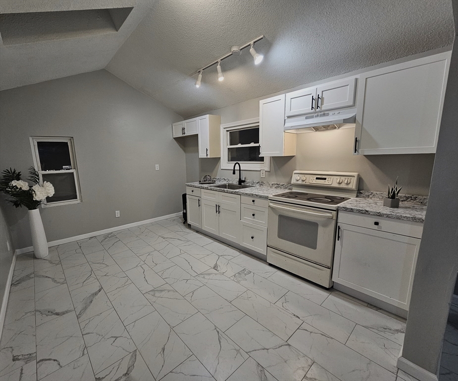 108 Marble Street Springfield, MA 01105 - Photo 22 of 33