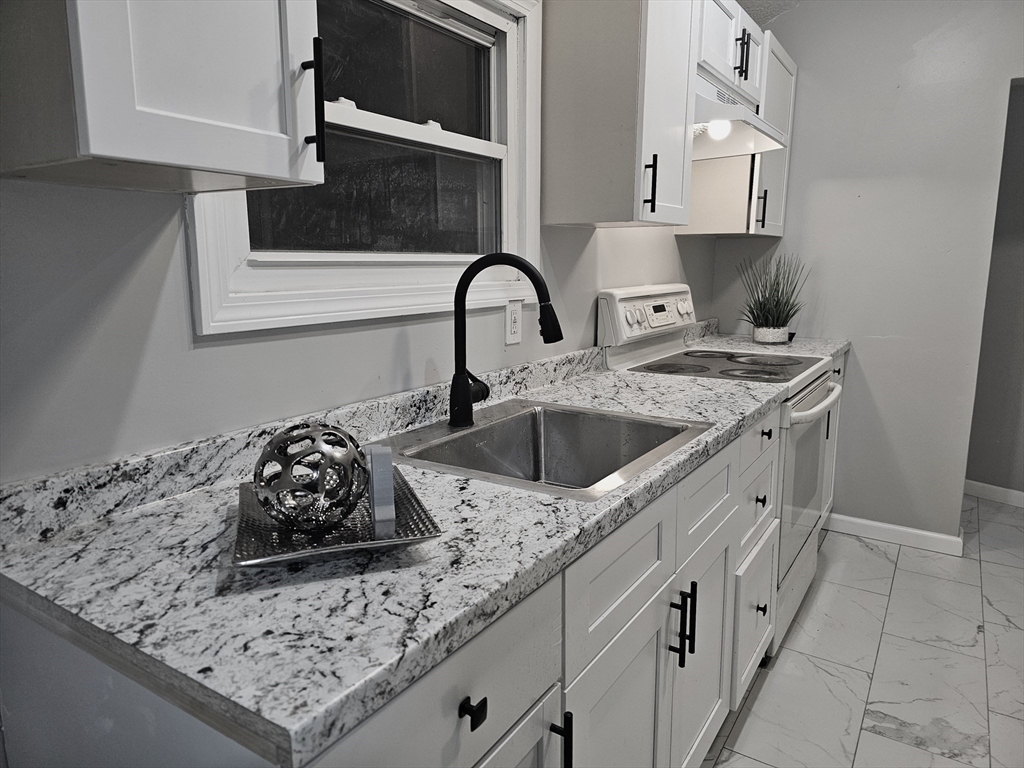 108 Marble Street Springfield, MA 01105 - Photo 23 of 33