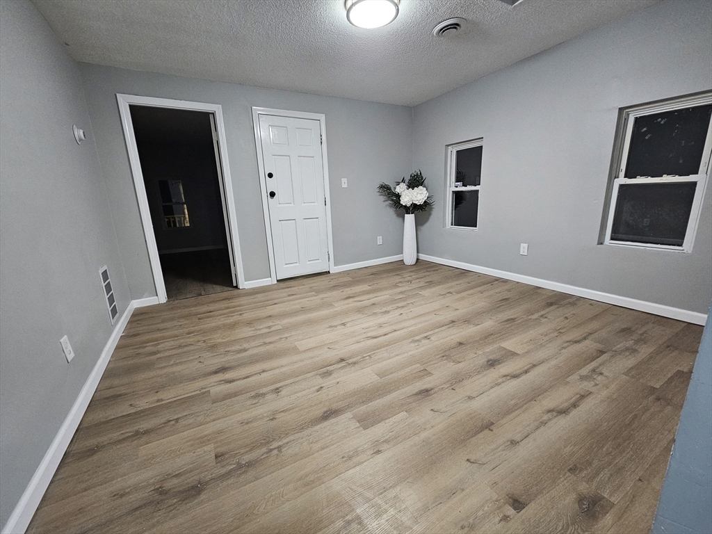 108 Marble Street Springfield, MA 01105 - Photo 28 of 33