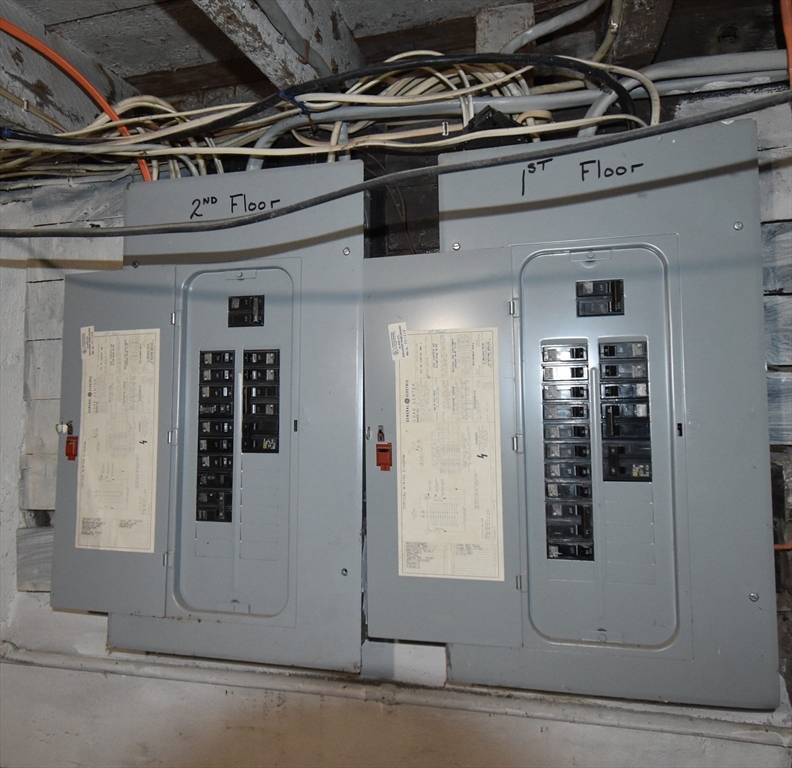 108 Marble Street Springfield, MA 01105 - Photo 33 of 33