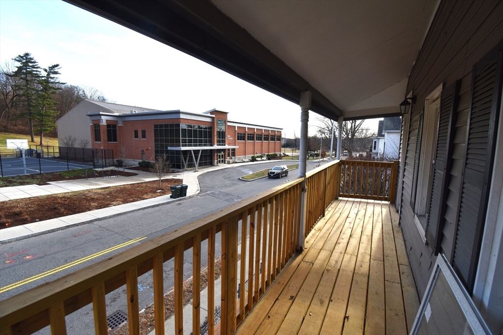 108 Marble Street Springfield, MA 01105 - Photo 4 of 33