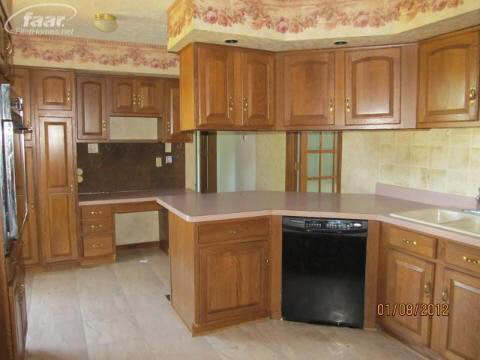 800 Elliott Road Fowlerville, MI 48836 - Photo 3 of 10 20247546-2.JPG