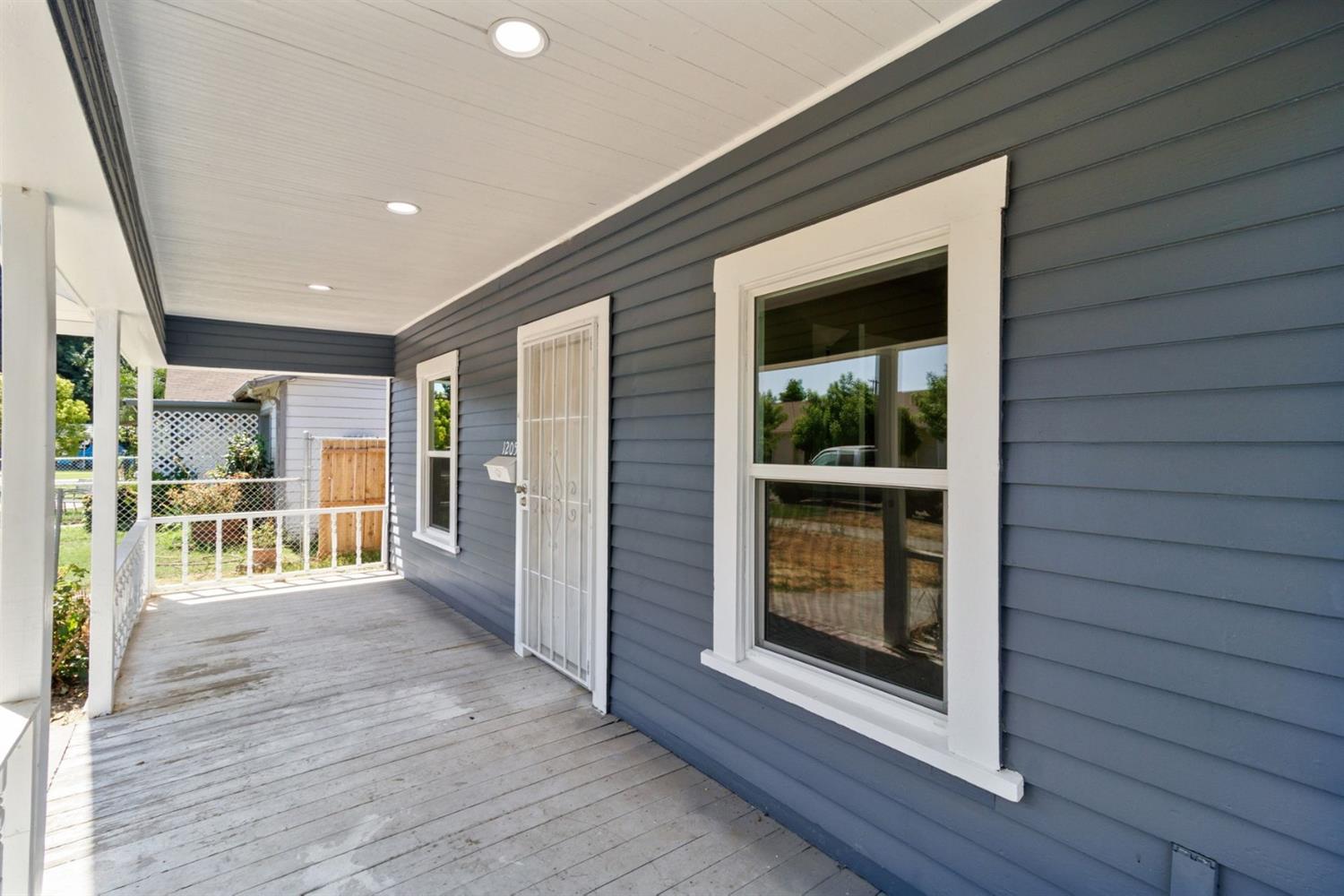 1205 L Street Reedley, CA 93654 - Photo 2 of 19