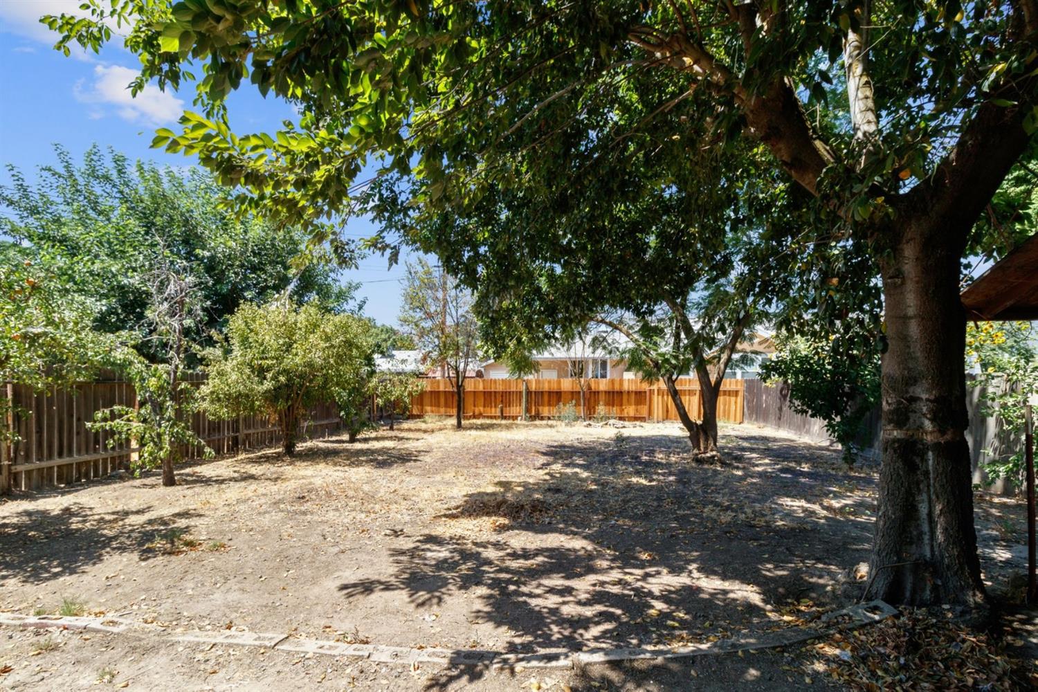 1205 L Street Reedley, CA 93654 - Photo 18 of 19