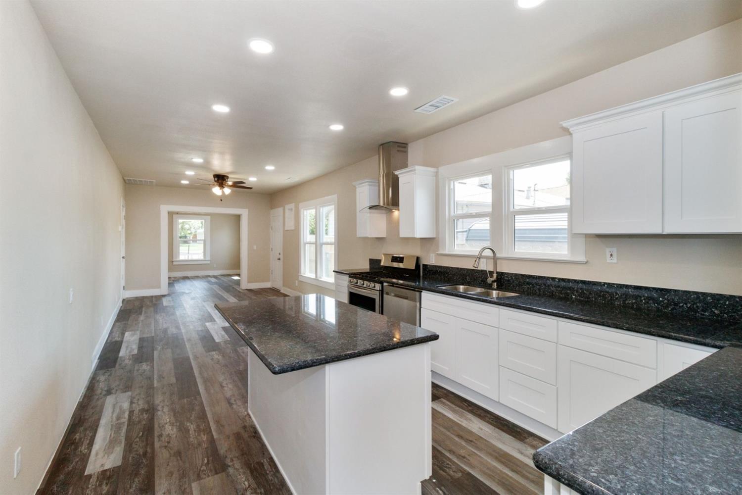 1205 L Street Reedley, CA 93654 - Photo 8 of 19