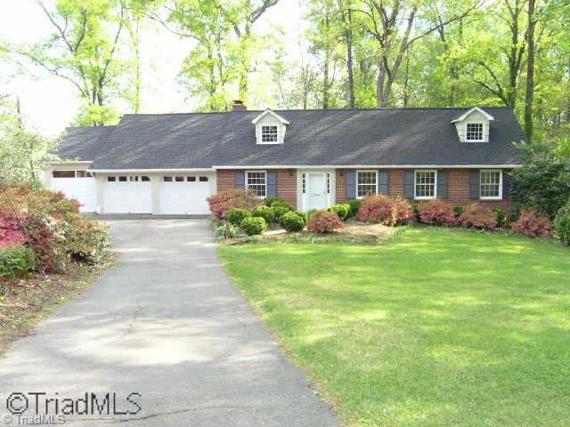 2825 Montclair Road Winston-Salem, NC 27106 - Photo 1 of 9 Exterior Front.