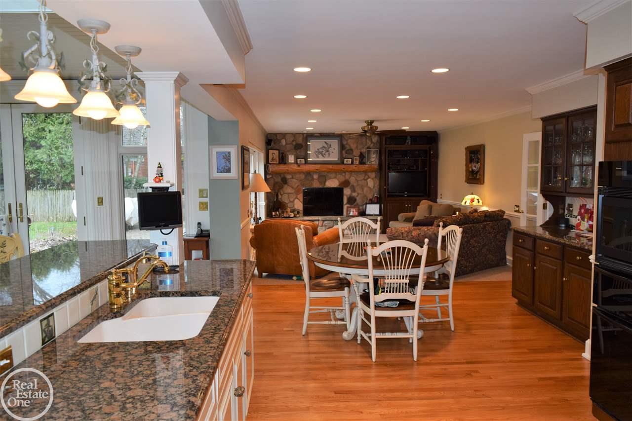 306 Cloverly Road Grosse Pointe Farms, MI 48236 - Photo 14 of 45