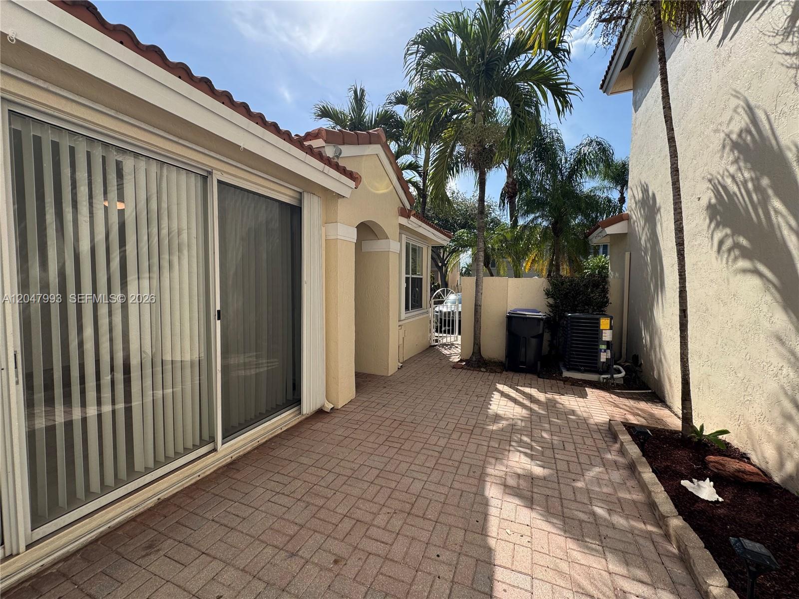 1595 Seagrape Way Hollywood, FL 33019 - Photo 11 of 39