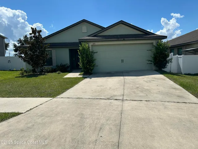 $279,900 | 645 Chicago Way, Dundee, FL 33838