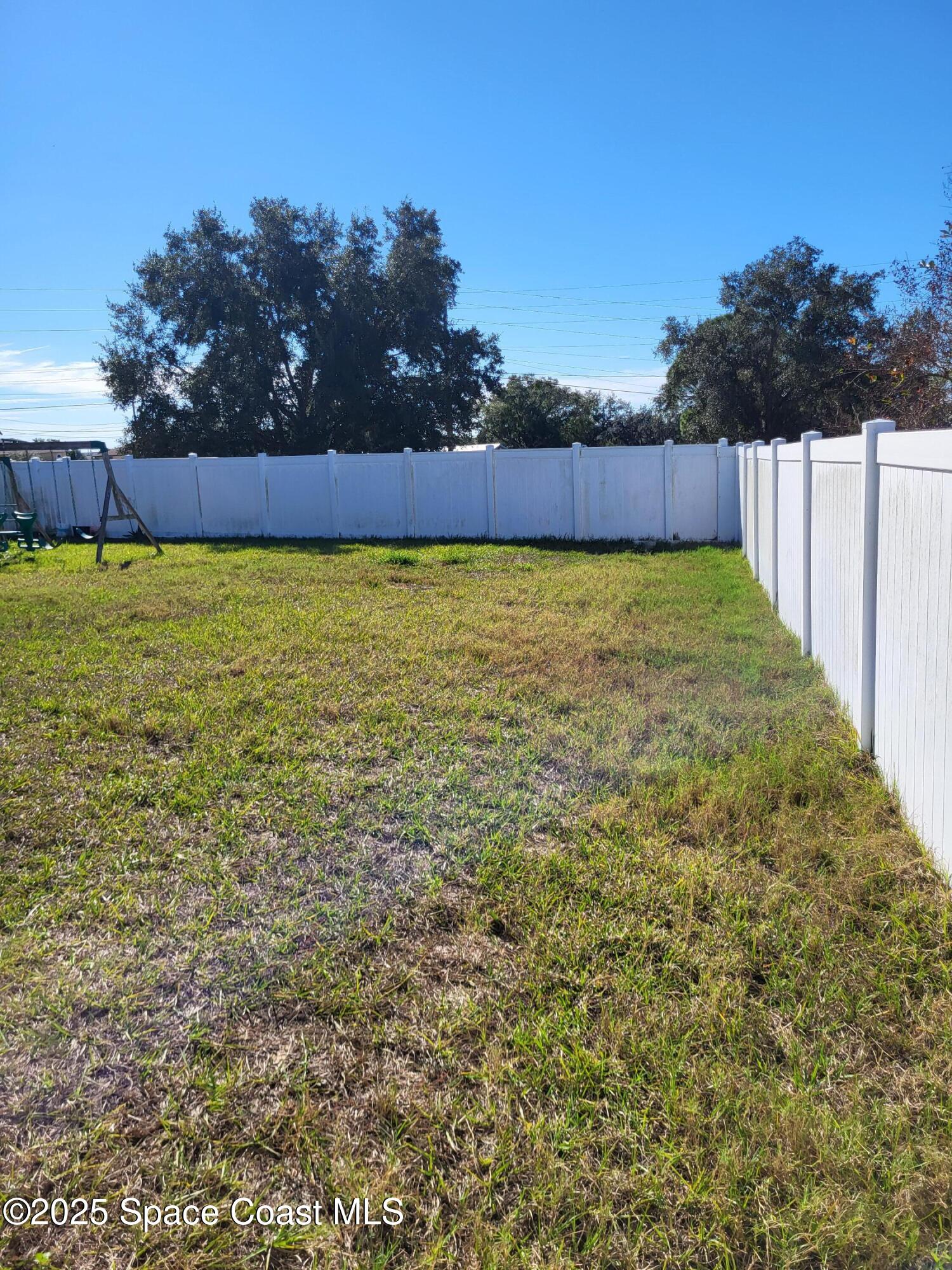 645 Chicago Way Dundee, FL 33838 - Photo 19 of 25 a view of outdoor space and yard