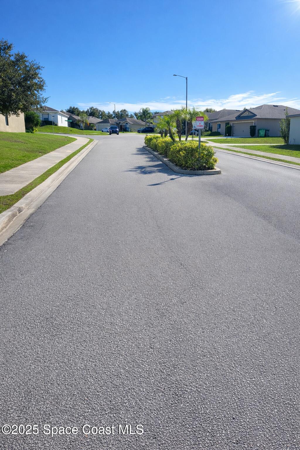 645 Chicago Way Dundee, FL 33838 - Photo 22 of 25 street view 645 Chicago way