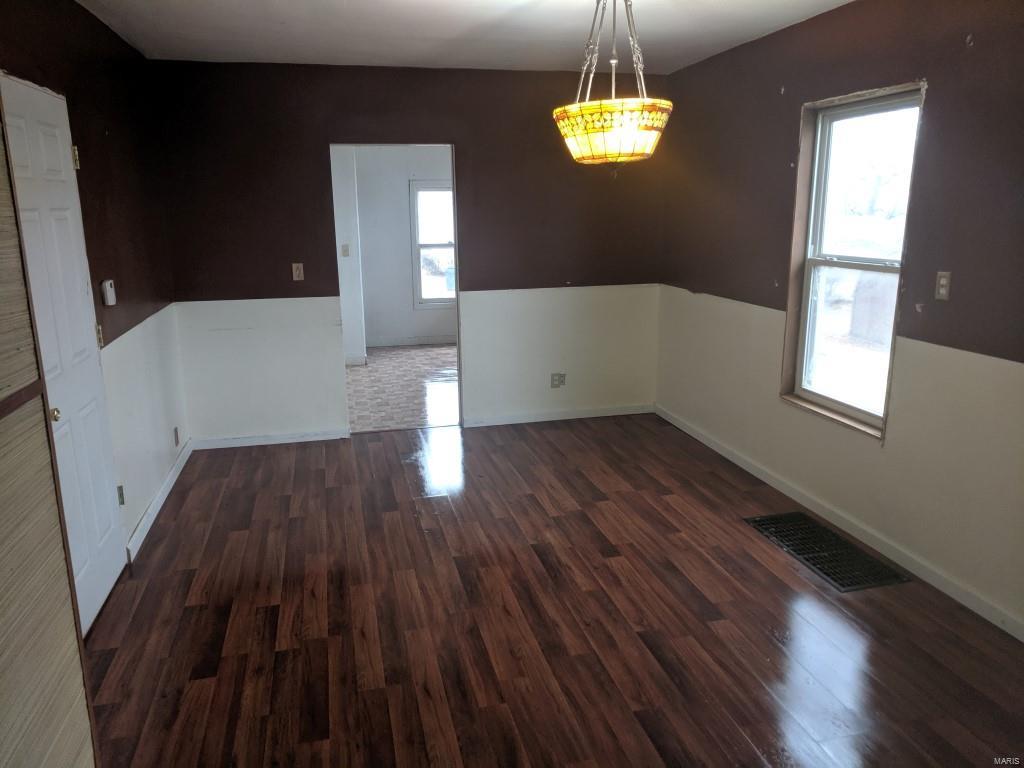 129 West 3rd Street Roxana, IL 62084 - Photo 5 of 15
