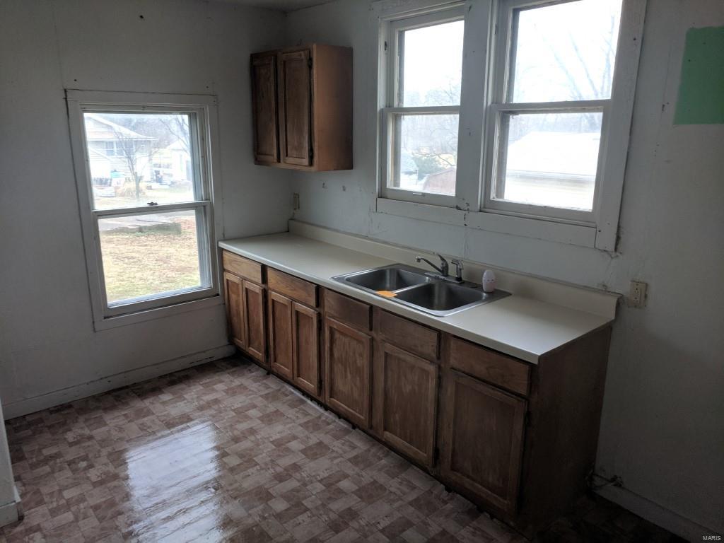 129 West 3rd Street Roxana, IL 62084 - Photo 8 of 15