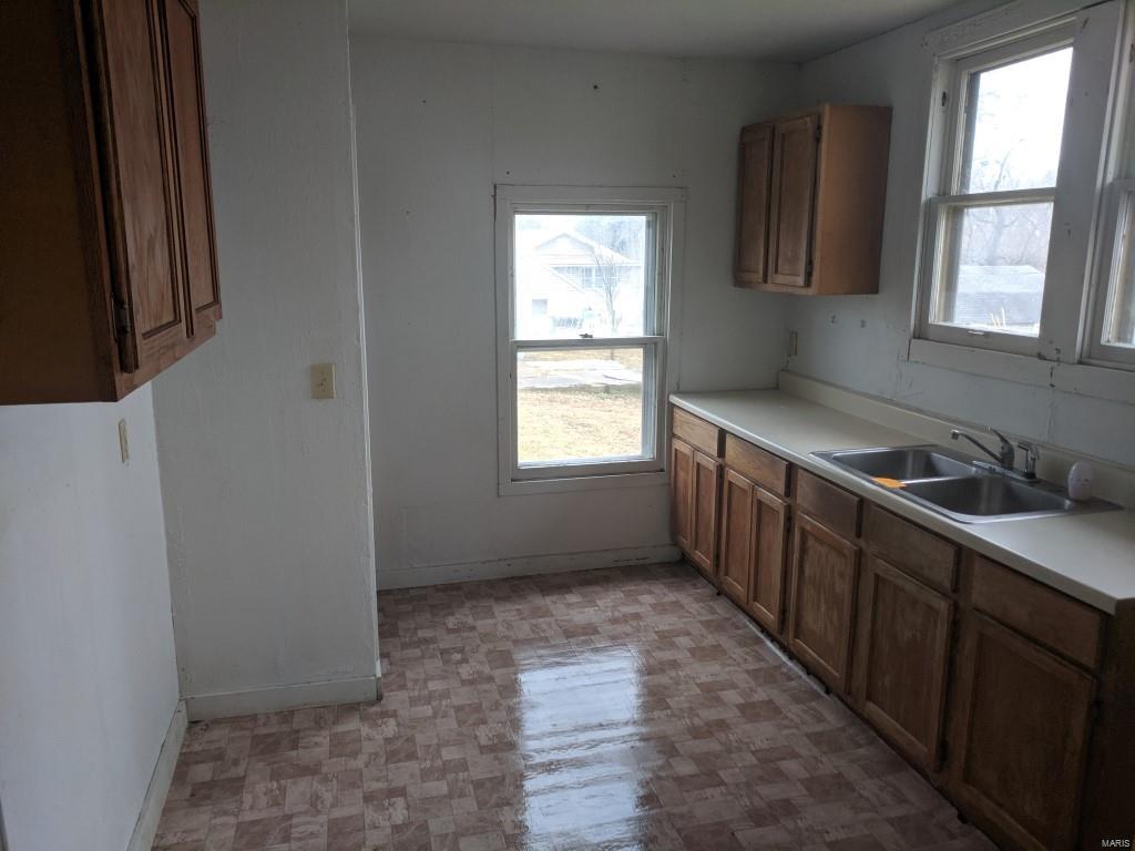 129 West 3rd Street Roxana, IL 62084 - Photo 10 of 15