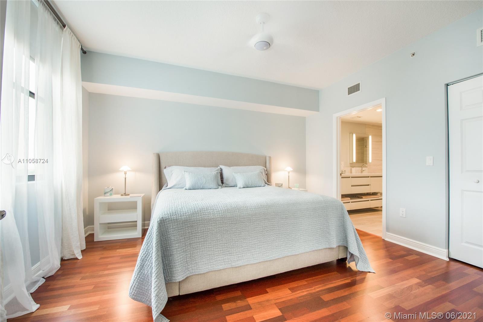 888 Douglas Road, Unit 1011 Coral Gables, FL 33134 - Photo 2 of 12